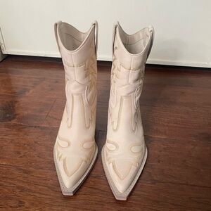 Dolce vita cowgirl boots